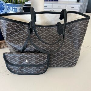 Black Fabulous Tote with Pouch